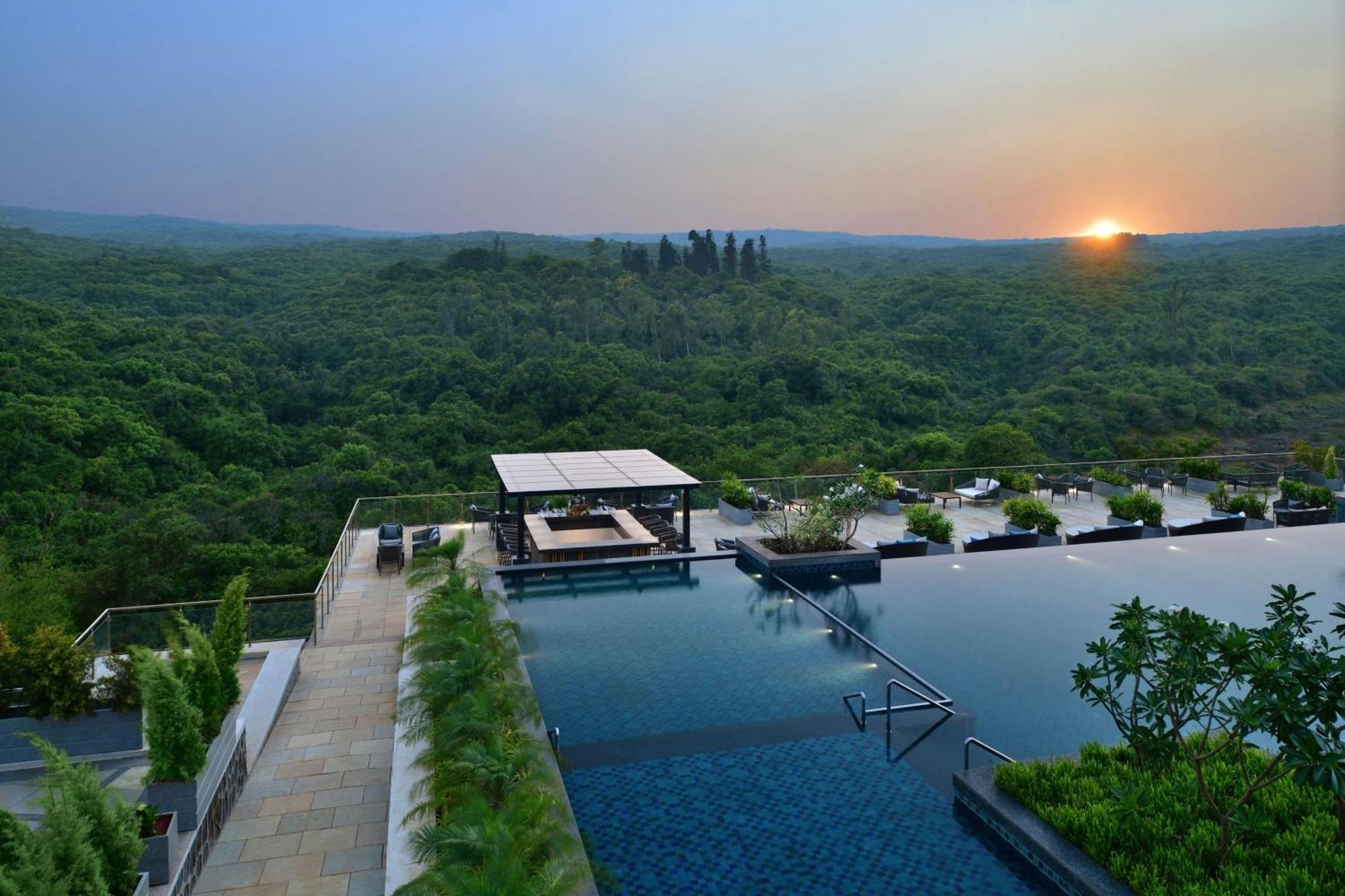 Courtyard By Marriott Mahabaleshwar Hotel Ngoại thất bức ảnh